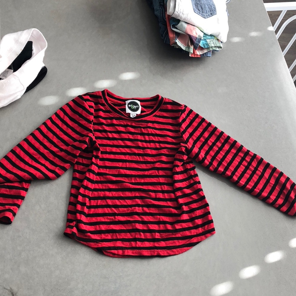 Red&Blk - Picture 2 of 4
